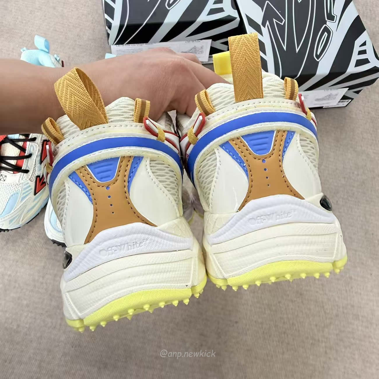 Off White Be Right Back Arrow Lace Up Sneakers (8) - www.newkick.vip